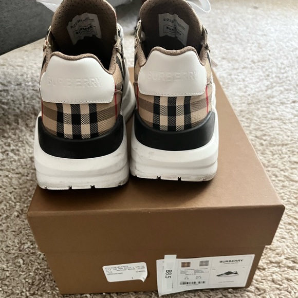 COPY - Burberry sneakers - Picture 3 of 16
